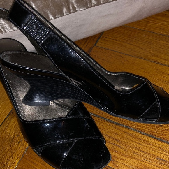 Franco Sarto black patent leather sandals - Picture 2 of 5
